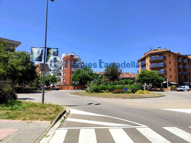 Foto f5dd43bb-7b57-4323-bdc6-e4d5e54a886a. Pis amb aparcament piscina a Fenals Lloret de Mar