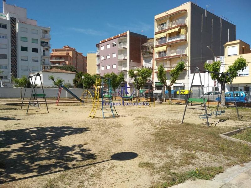 Foto 4dc68450-bae3-47b0-b645-8b9ba00903ec. Traspàs local comercial a Els Pins Blanes