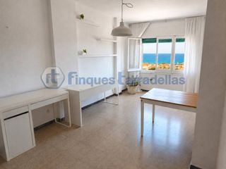Etagenwohnung in Els Pins. Piso en venta en els pins con vistas al mar