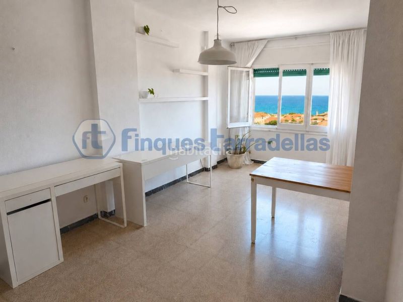Foto abe62b20-6368-4a3c-a079-8ded6368c1a0. Pis a Els Pins Blanes