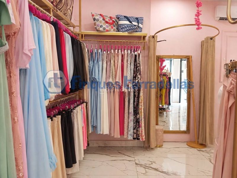 Foto 53b8f4a3-f0d3-46e0-863e-f8801ec4eace. Traspàs local comercial a Centre Blanes