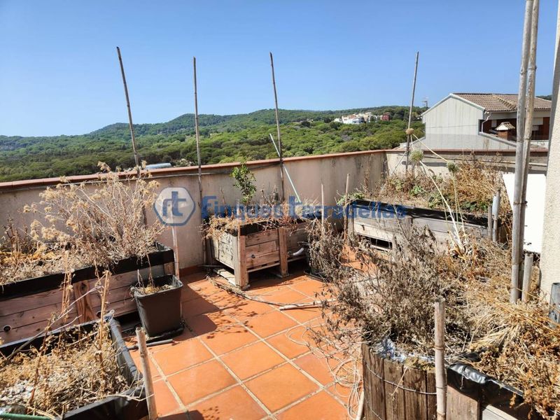 Foto c04e52c0-d80f-4938-b40d-6c8a7e75dc84. Casa amb aparcament a Mont Ferrant-Joan Carles I Blanes