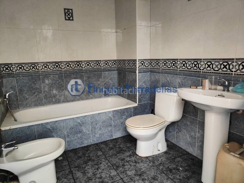 Foto 2bd21d07-96c4-4313-b992-b9c8edcee413. Casa amb aparcament a Mont Ferrant-Joan Carles I Blanes