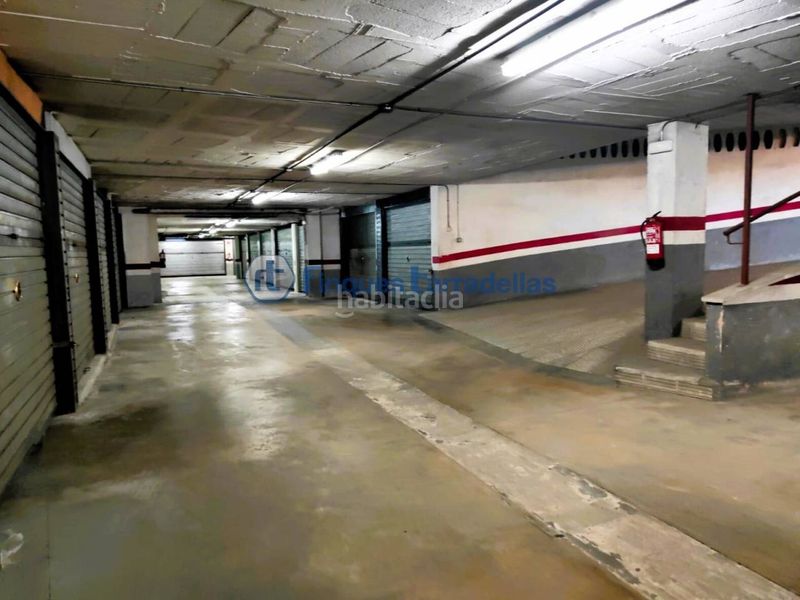 Foto af46944e-43ee-4129-90bc-86a56ed1edad. Aparcament cotxe a Els Pins Blanes