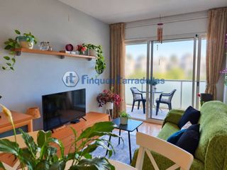 Pis a Mont Ferrant-Joan Carles I. Piso en venta en carretera de lloret