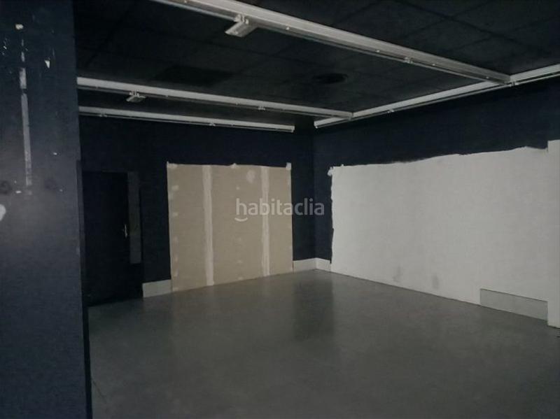 Foto d8cdf6dc-0e5a-4ddf-a06d-2b6e8dceac4c. Local comercial a carrer barcelona 34 a Eixample Nord Girona
