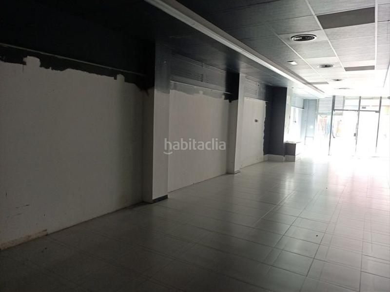 Foto fece4f6d-e219-4d93-b2ea-eb56b6c36005. Local comercial a carrer barcelona 34 a Eixample Nord Girona