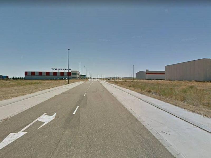 Foto a05262c3-254f-41db-92c6-6a390239eeb8. Gewerbliches grundstück in Bañeza (La)