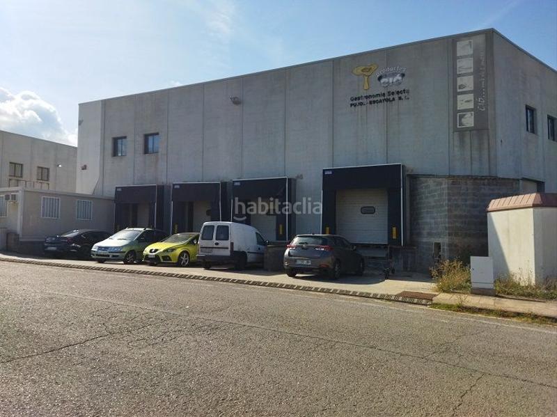 Foto 1b540ddb-2766-45aa-8b80-211d1c5b0a9d. Fabrikhalle in Artés