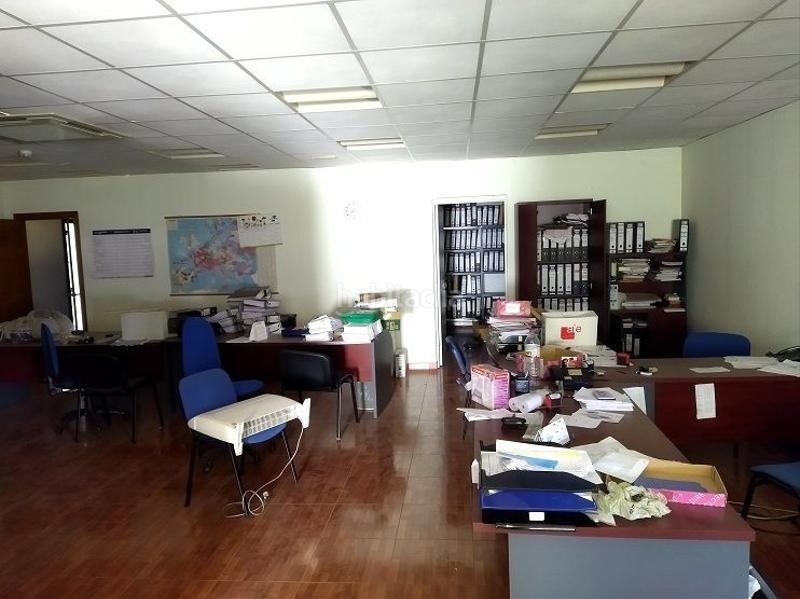 Foto dc3fc008-a2a8-4719-98cb-1ac197b5f42c. Fabrikhalle in Artés