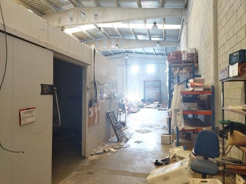 Foto e699edba-9cae-4a88-b765-009a79bc2278. Fabrikhalle in Artés