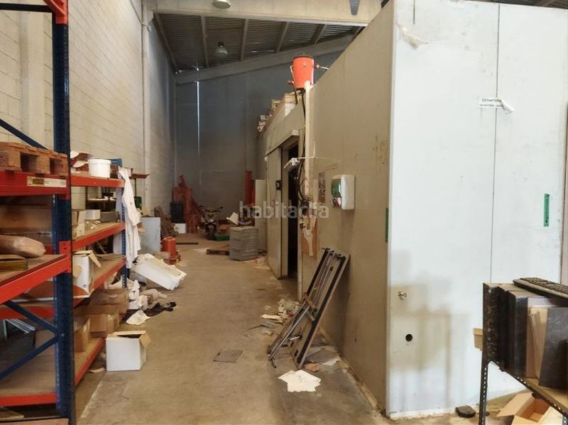 Foto ee3de8f1-dffb-4be5-8d4e-f410b22410fc. Fabrikhalle in Artés