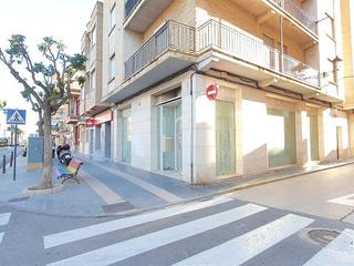 Local commercial en Avinguda llevant 32. Excelente local comercial esquinero en beniparrell.