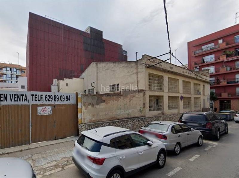 Foto b94760b6-c1ad-4b01-9ffb-918d868620d9. Terreny residencial a carrer de constantí 1 a Llevant Reus