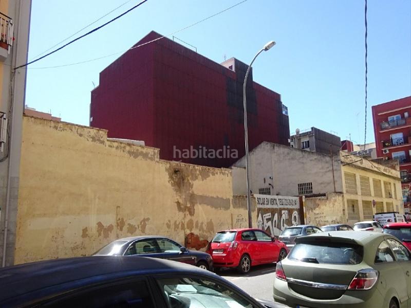 Foto dad088f2-ccec-42e5-a515-be3166e562c5. Terreny residencial a carrer de constantí 1 a Llevant Reus
