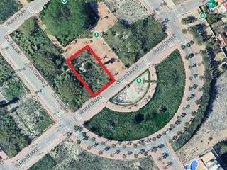 Terreny residencial a Carrer mestral 10. Suelo urbano residencial en piles.