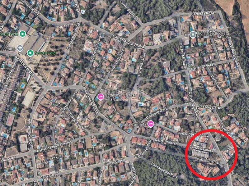 Foto f79f6337-52cf-40e4-877d-acd378eb8381. Terreny residencial a carrer internet 39 a Cunit residencial Cunit