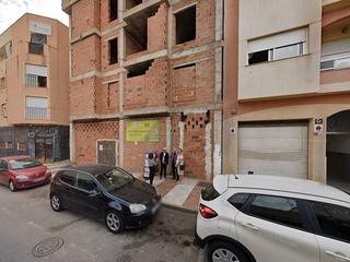 Edifici a Avenida pablo picasso 34. Edifico residencial con obra parada en construcción en roquetas