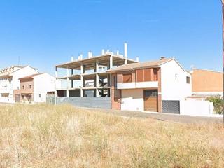 Édifice à Calle san roque 27. Edificio residencial con obra parada en construcción en zamora.