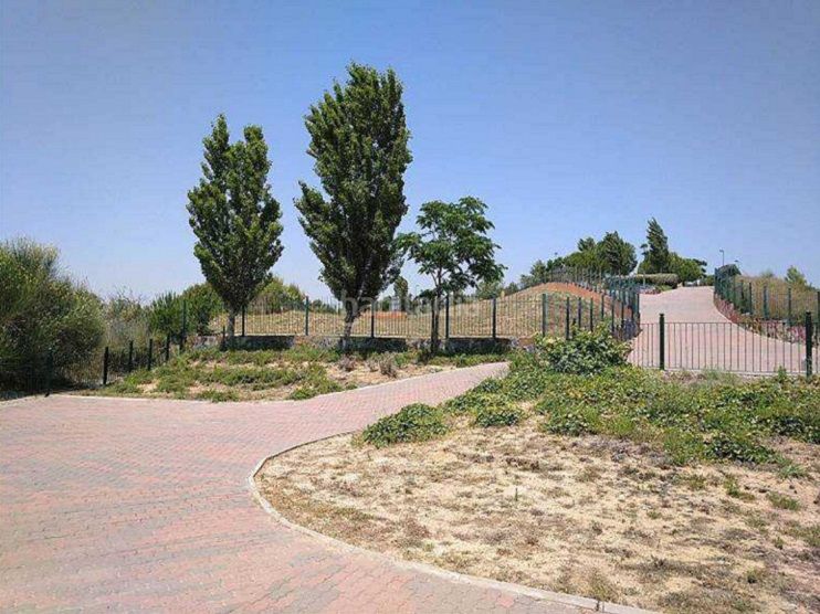 Foto 18cbc62a-55c2-4778-9274-e0ee7636bf3a. Terreny residencial a aviguda montsey 125 a Sant Esteve Sesrovires