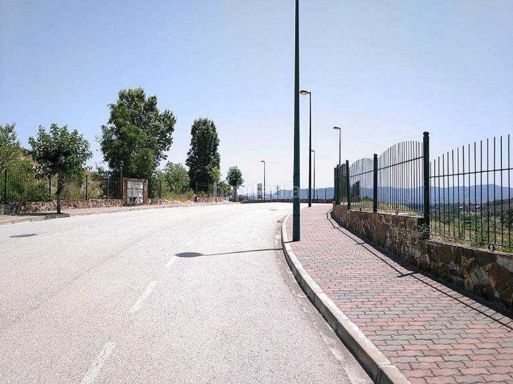 Foto 9ce9f251-1b7d-47d0-9922-0cc7ea626f2e. Terreny residencial a aviguda montsey 125 a Sant Esteve Sesrovires