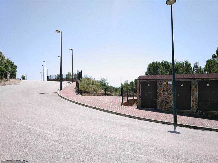 Foto b0580094-4a79-48f5-b72c-ee8bc2b34fde. Terreny residencial a aviguda montsey 125 a Sant Esteve Sesrovires