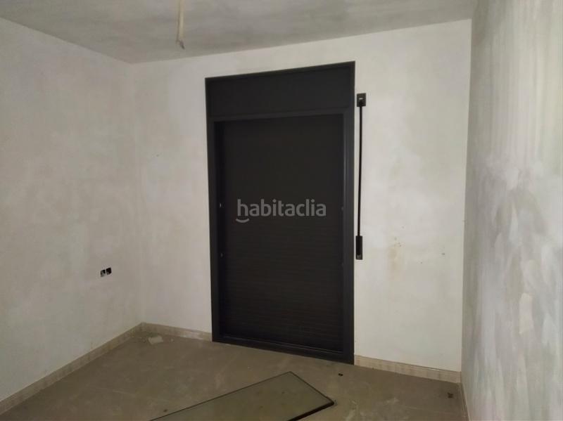 Foto 0c7ca1ee-ea46-4512-98f6-d00f5cc2f34a. Edificio en carrer del remei de dalt 26 edificio residencial en construcción . en Manresa