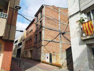 Edifici a Carrer del remei de dalt 26. Edificio residencial en construcción en manresa.