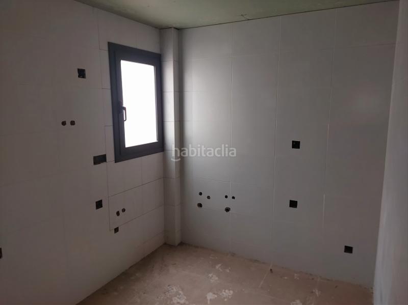Foto 3a4ab885-f7b7-42d6-8325-66ffb6377cac. Edificio en carrer del remei de dalt 26 edificio residencial en construcción . en Manresa