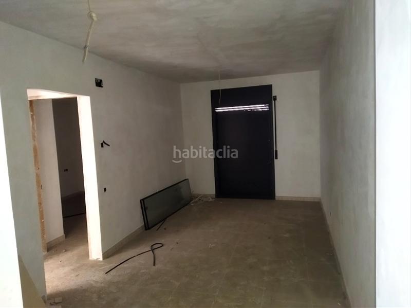 Foto 78f6d73e-5edb-4a55-b4f6-b8f3109ec9b3. Edificio en carrer del remei de dalt 26 edificio residencial en construcción . en Manresa