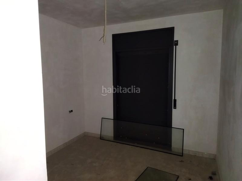 Foto 9415c96b-fa00-48ed-9074-176f4e1f11a6. Edificio en carrer del remei de dalt 26 edificio residencial en construcción . en Manresa