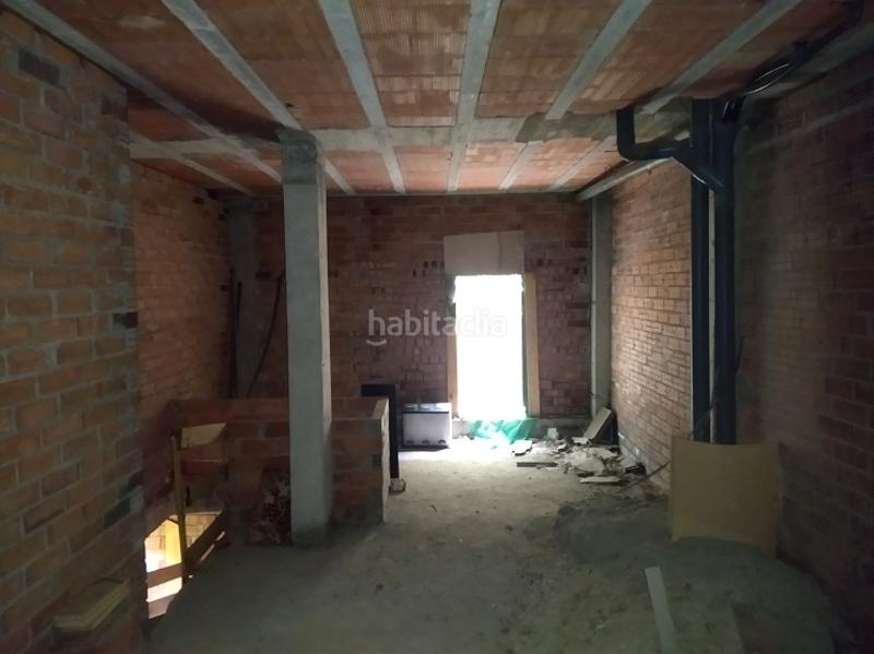 Foto ce1fef53-4427-401a-9bf2-a155557f460c. Edificio en carrer del remei de dalt 26 edificio residencial en construcción . en Manresa