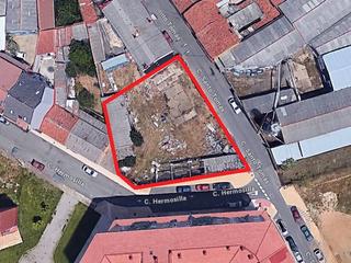 Terrain résidentiel à Calle santo tomás 26d. Suelo urbano residencial en zona puente castro en león.