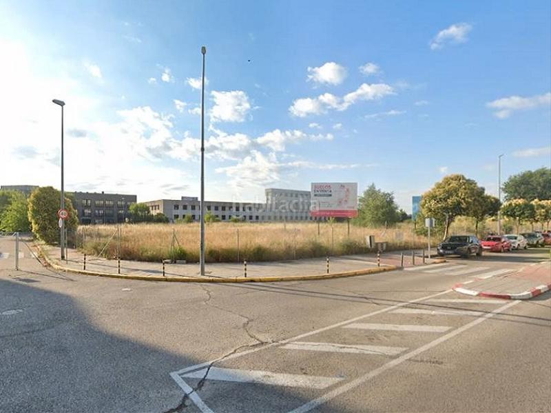 Foto 832f5505-d767-4cb3-91b9-8be1be4f4a93. Terrain industriel dans calle de lola flores 11 dans Madrid