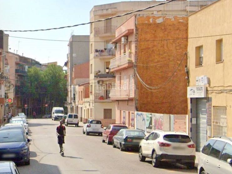 Foto 01ecffb2-cd92-4d04-8833-bedcbf0b32b4. Terreny residencial a carrer de la saboneria 114 a Sabadell