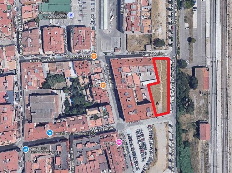 Foto 15f7c609-2236-448f-8f8d-b504dd7d8cb6. Terreno residencial en carrer de joan arderius 10 suelo urbano residencial . en Figueres