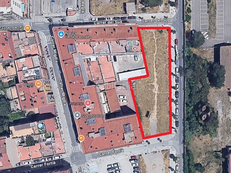 Foto a41cc804-5b5c-4555-ad10-4c532261576b. Terreno residencial en carrer de joan arderius 10 suelo urbano residencial . en Figueres