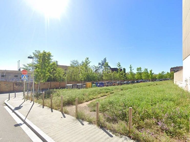 Foto ddcf8302-27b8-40d0-9859-2d592911e7a9. Terreno residencial en carrer de joan arderius 10 suelo urbano residencial . en Figueres