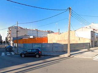 Edifici a Carrer de roig i ventura 434. Edificio residencial con obra parada en construcción en terrassa