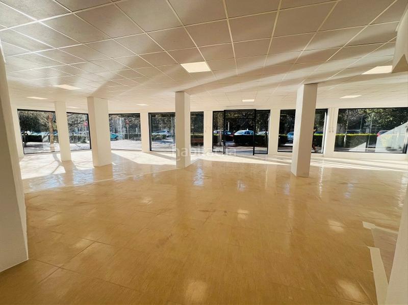 Foto 98d3b823-9cf0-40b5-9ca4-2a1985eaea83. Lloguer local comercial a plaça dels segadors 3 a Vilafranca del Penedès