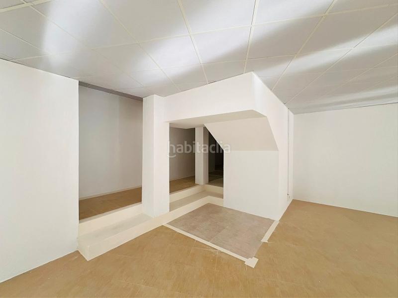 Foto 50ab5487-07ad-454a-bb43-ae2bcd1a923f. Rent business premise in plaça dels segadors 3 in Vilafranca del Penedès