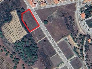 Terreny residencial a Avinguda antoni margarits 2. Suelo urbano residencial en llança.