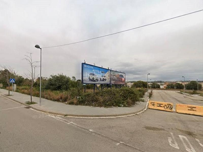 Foto 84e9065e-4338-4105-8465-706e103aca5d. Terreny residencial a avinguda del baix penedès 78 a Vendrell (El)