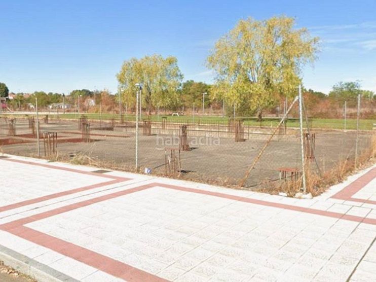 Foto d8f30de6-26f5-402e-8b4f-9030591e121f. Residential plot in maría moliner 6 in Armunia León