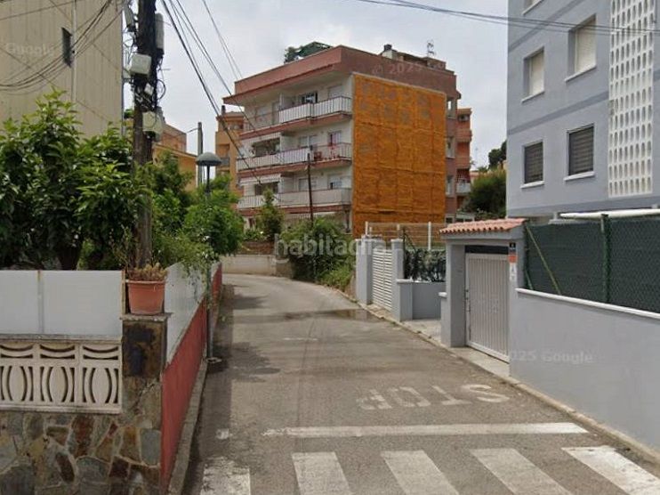 Foto c2362fab-c8e2-41e6-80d8-fe272091a01c. Residential plot in carrer de la ferradura 11 in Cunit residencial Cunit