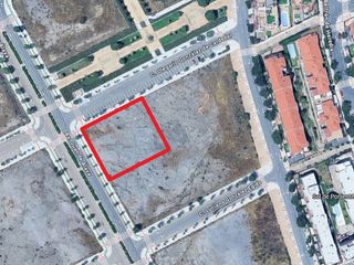 Terreno residenziale in Calle olegario gonzález de cardedal 35. Suelo urbano residencial en zona el marín en salamanca.