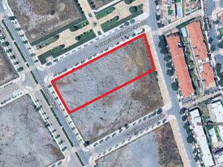 Terreno residenziale in Calle olegario gonzález de cardedal 35. Suelo urbano residencial en zona el marín en salamanca.