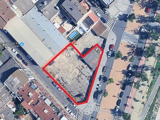Wohngrundstück in Avinguda pearson 15. Suelo urbano residencial en lleida.