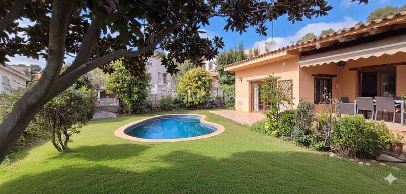 Foto 01c9d9cd-af0e-45e3-8514-0aeb64122cce. Casa amb calefacció piscina a pla de maset - cap de Salou Salou