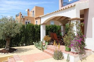 Rent House  Ressol. Con piscina